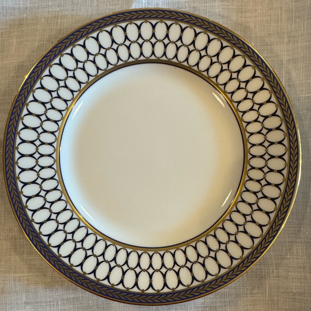 Wedgwood Renaissance Gold Bread and Butter Plate.